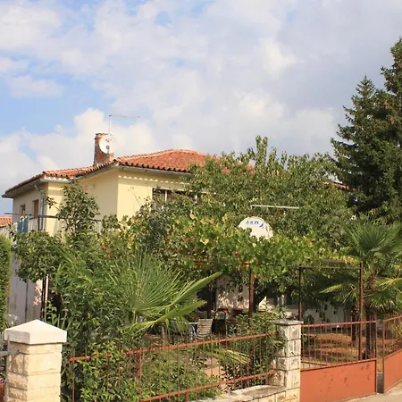 With A Parking Space - 6978 Umag