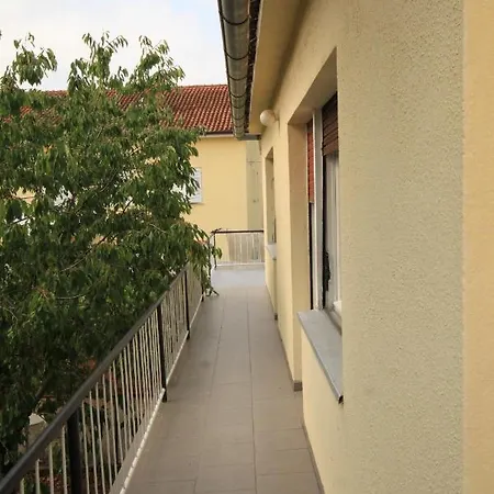 With A Parking Space - 6978